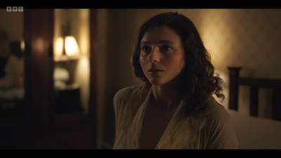 Life_After_Life_S01E03_mkv6920.jpg