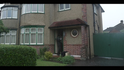 Life_After_Life_S01E03_mkv6972.jpg