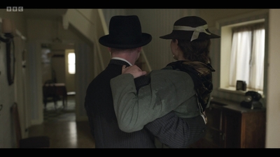 Life_After_Life_S01E03_mkv6973.jpg