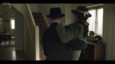 Life_After_Life_S01E03_mkv6974.jpg