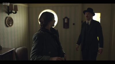 Life_After_Life_S01E03_mkv6986.jpg