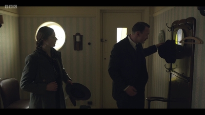 Life_After_Life_S01E03_mkv6991.jpg