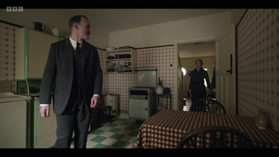 Life_After_Life_S01E03_mkv6998.jpg