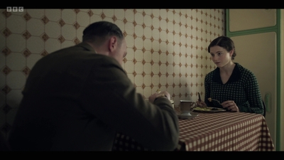 Life_After_Life_S01E03_mkv7301.jpg