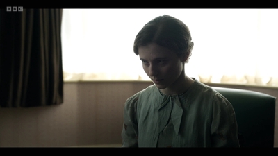 Life_After_Life_S01E03_mkv7490.jpg