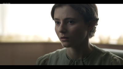 Life_After_Life_S01E03_mkv7500.jpg