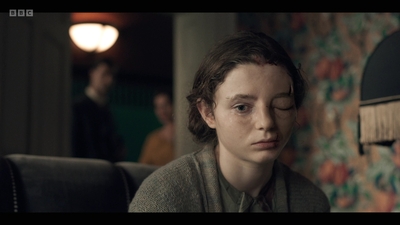 Life_After_Life_S01E03_mkv7775.jpg