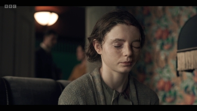 Life_After_Life_S01E03_mkv7785.jpg