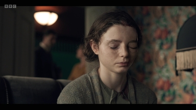 Life_After_Life_S01E03_mkv7786.jpg