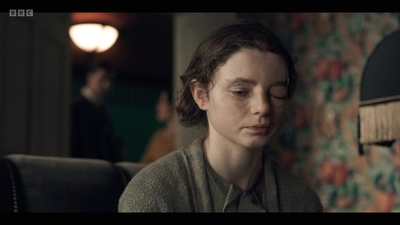 Life_After_Life_S01E03_mkv7787.jpg