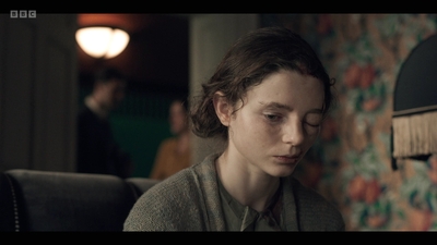Life_After_Life_S01E03_mkv7806.jpg