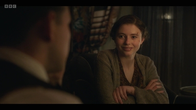 Life_After_Life_S01E03_mkv7997.jpg