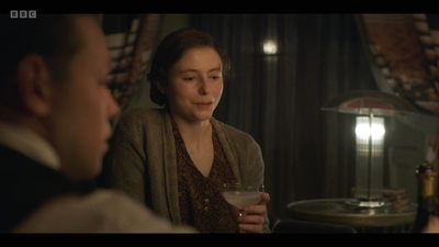Life_After_Life_S01E03_mkv8019.jpg