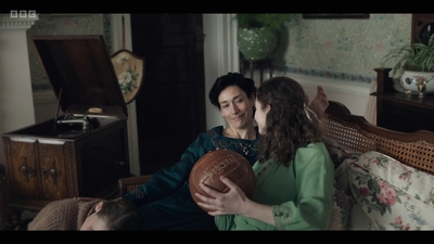 Life_After_Life_S01E03_mkv8244.jpg