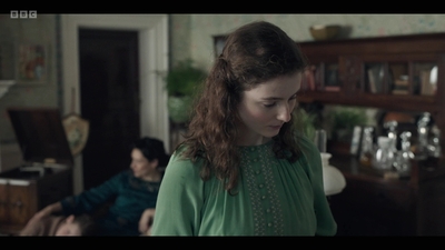 Life_After_Life_S01E03_mkv8270.jpg