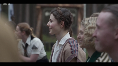 Life_After_Life_S01E03_mkv8696.jpg