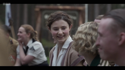 Life_After_Life_S01E03_mkv8697.jpg