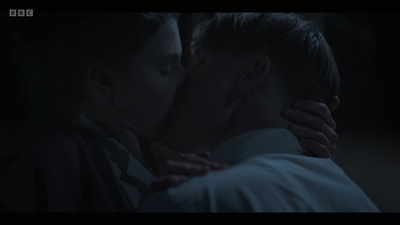 Life_After_Life_S01E03_mkv8934.jpg