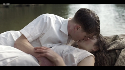 Life_After_Life_S01E03_mkv9085.jpg