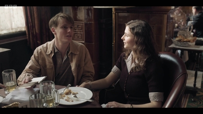 Life_After_Life_S01E03_mkv9095.jpg