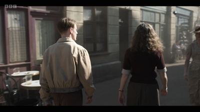 Life_After_Life_S01E03_mkv9111.jpg