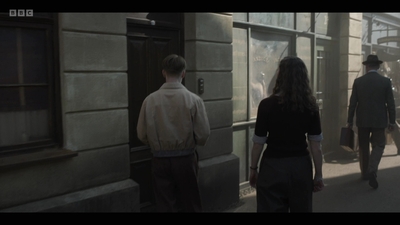 Life_After_Life_S01E03_mkv9115.jpg