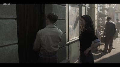 Life_After_Life_S01E03_mkv9118.jpg