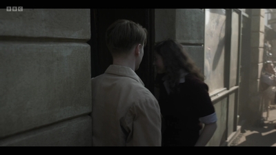 Life_After_Life_S01E03_mkv9120.jpg