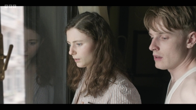 Life_After_Life_S01E03_mkv9279.jpg