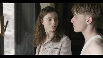 Life_After_Life_S01E03_mkv9282.jpg
