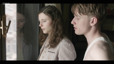 Life_After_Life_S01E03_mkv9284.jpg