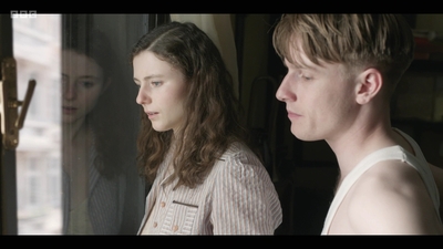 Life_After_Life_S01E03_mkv9285.jpg