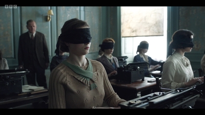 Life_After_Life_S01E03_mkv9352.jpg