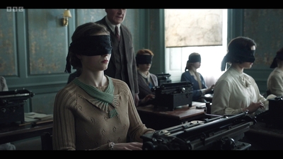 Life_After_Life_S01E03_mkv9359.jpg