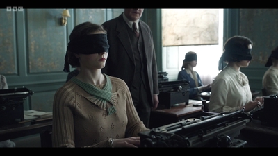 Life_After_Life_S01E03_mkv9360.jpg