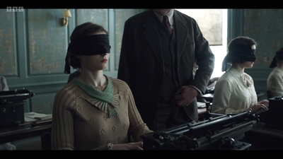 Life_After_Life_S01E03_mkv9363.jpg