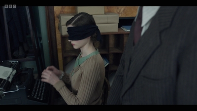 Life_After_Life_S01E03_mkv9373.jpg
