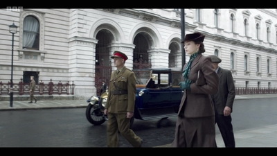 Life_After_Life_S01E03_mkv9405.jpg