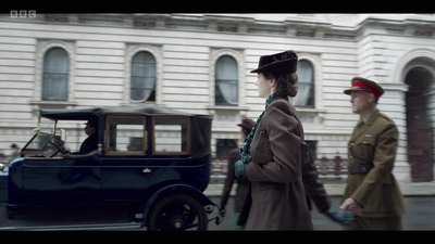 Life_After_Life_S01E03_mkv9407.jpg