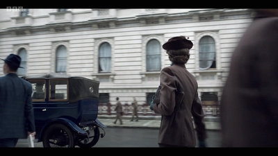 Life_After_Life_S01E03_mkv9408.jpg