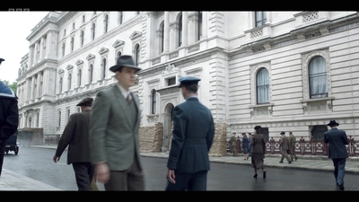 Life_After_Life_S01E03_mkv9414.jpg