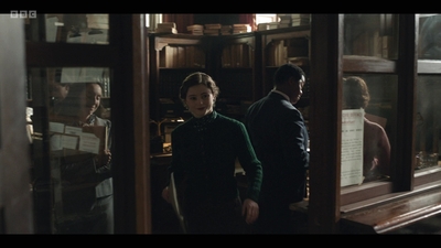 Life_After_Life_S01E03_mkv9419.jpg
