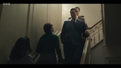 Life_After_Life_S01E03_mkv9426.jpg