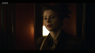 Life_After_Life_S01E03_mkv9539.jpg