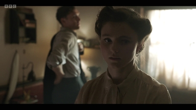 Life_After_Life_S01E03_mkv9679.jpg