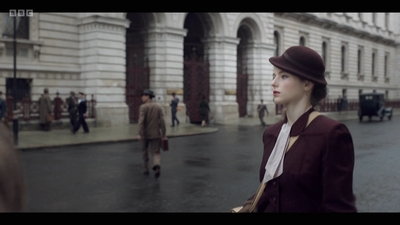 Life_After_Life_S01E03_mkv9684.jpg