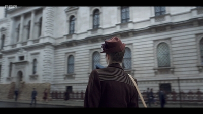 Life_After_Life_S01E04_mkv10063.jpg