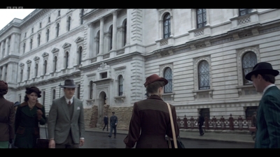 Life_After_Life_S01E04_mkv10064.jpg