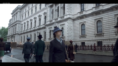 Life_After_Life_S01E04_mkv10067.jpg