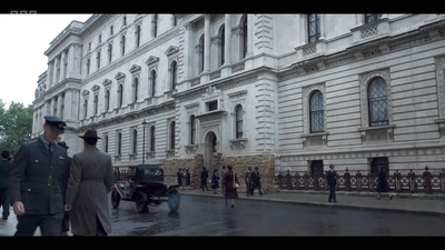 Life_After_Life_S01E04_mkv10072.jpg